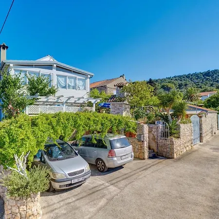 Apartment Neno - Terrace & Parking Veli Losinj