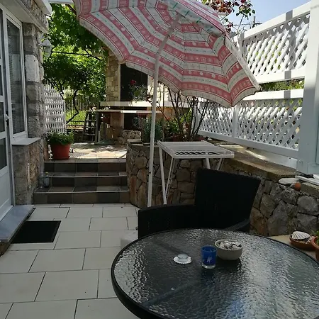 Neno - Terrace & Parking * Lussingrande