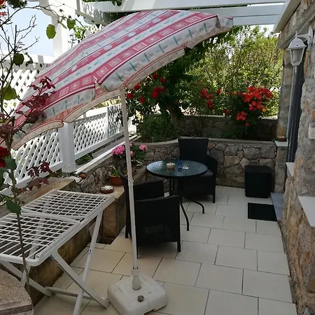 Neno - Terrace & Parking