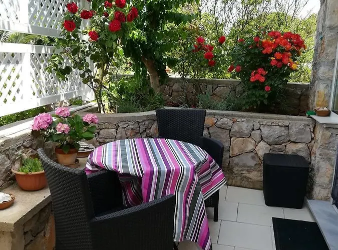 Neno - Terrace & Parking *