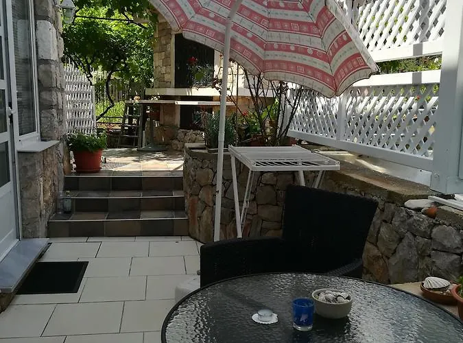 Neno - Terrace & Parking * Veli Lošinj