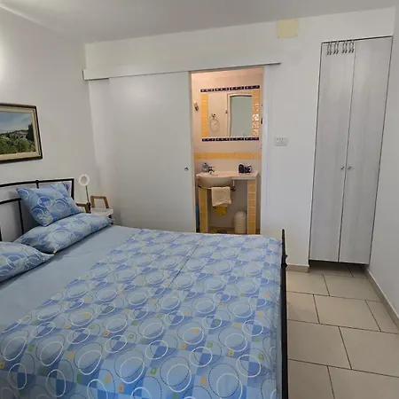 Neno - Terrace & Parking Apartman