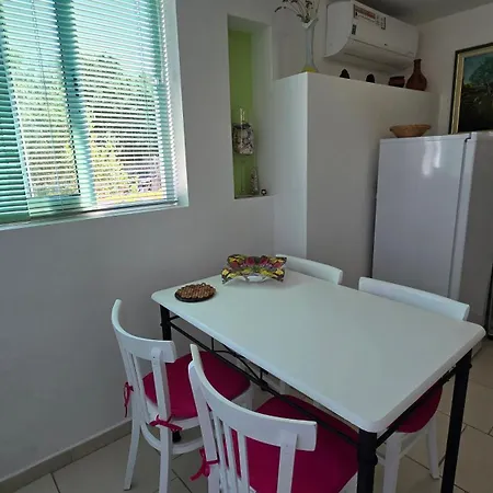 Neno - Terrace & Parking Veli Lošinj
