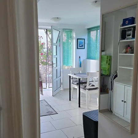 Neno - Terrace & Parking Veli Lošinj