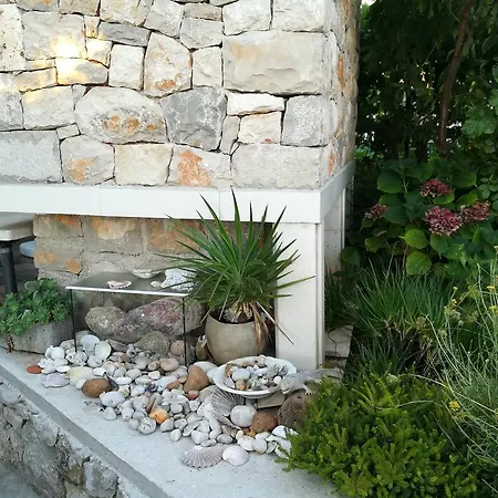Neno - Terrace & Parking Apartamento Veli Lošinj