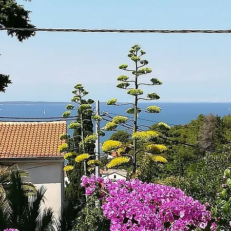 Neno - Terrace & Parking Apartamento Veli Lošinj