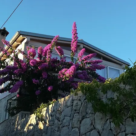 Neno - Terrace & Parking * Veli Lošinj