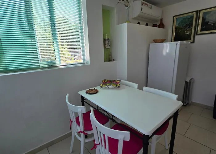 Neno - Terrace & Parking Veli Lošinj