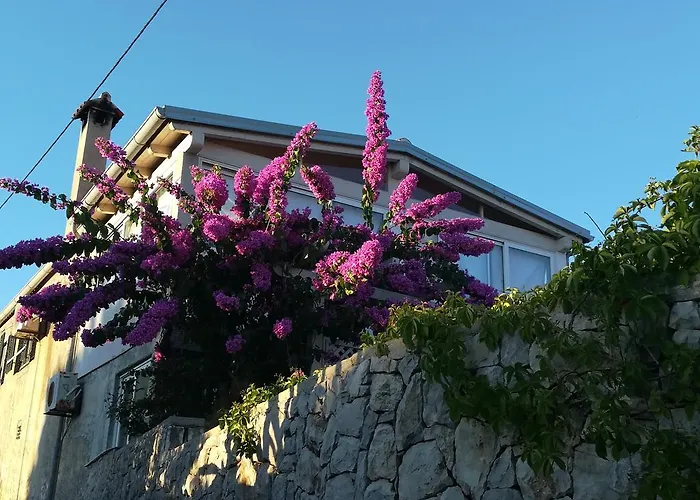 Neno - Terrace & Parking * Veli Lošinj